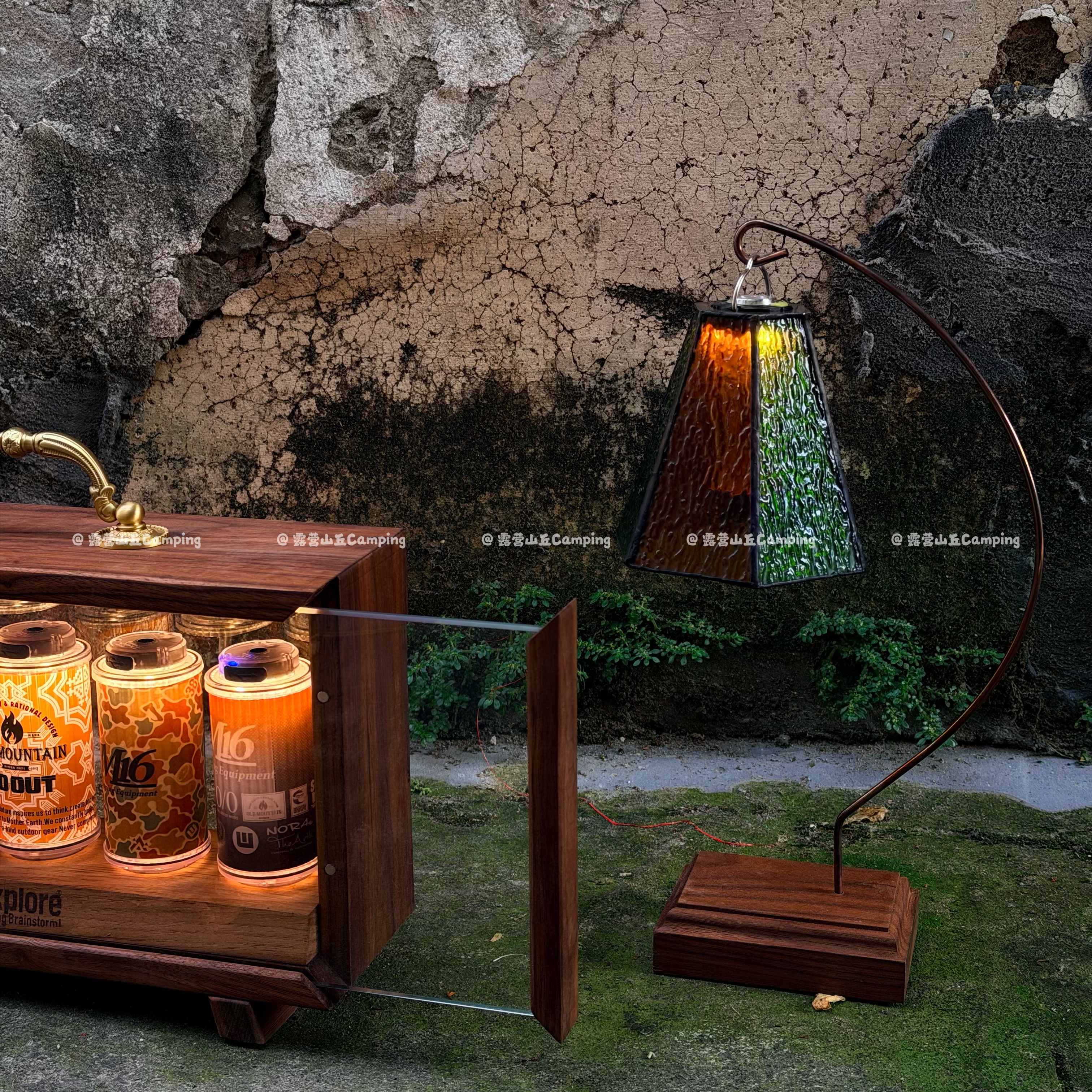 38灯箱北美黑胡桃原木纯手工搭配5mm无钒超白玻璃面板坚固耐磨