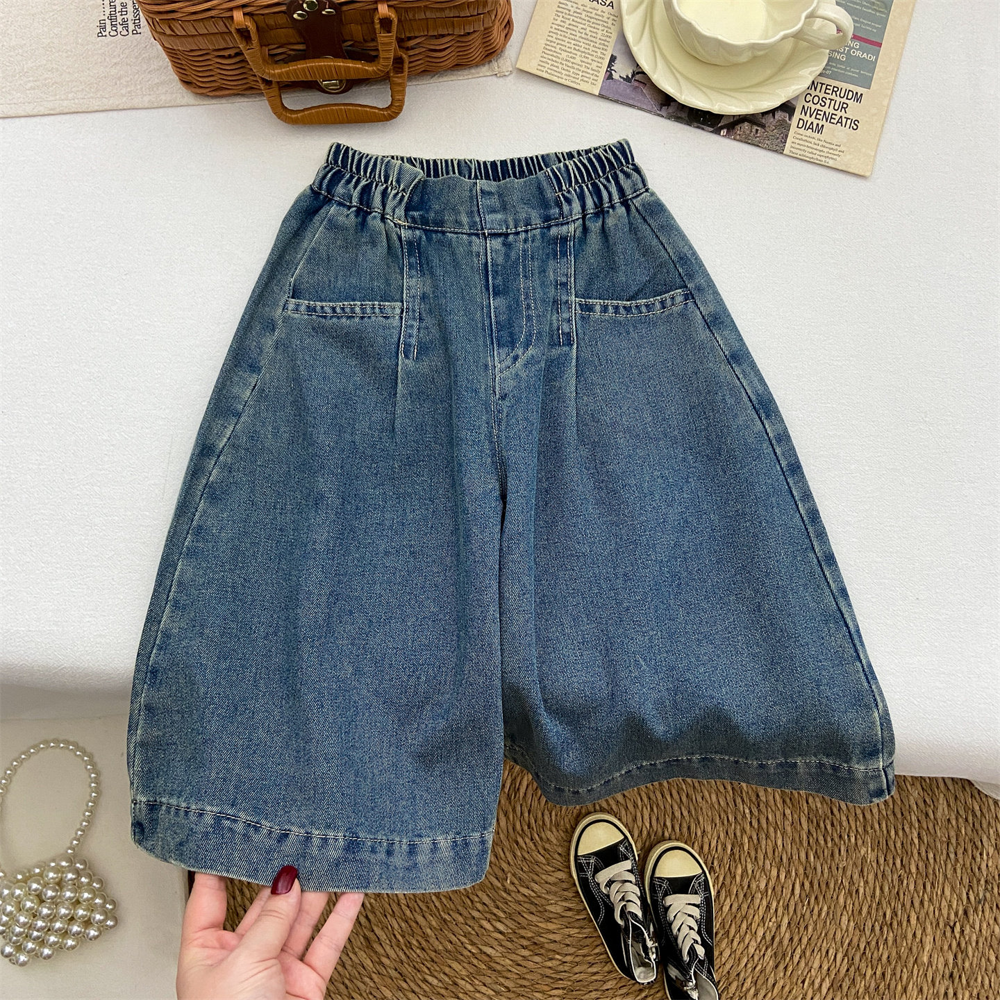 女童裤子春外穿2026新款春秋季韩系洋气时髦宽松牛仔裤小猫阔腿裤