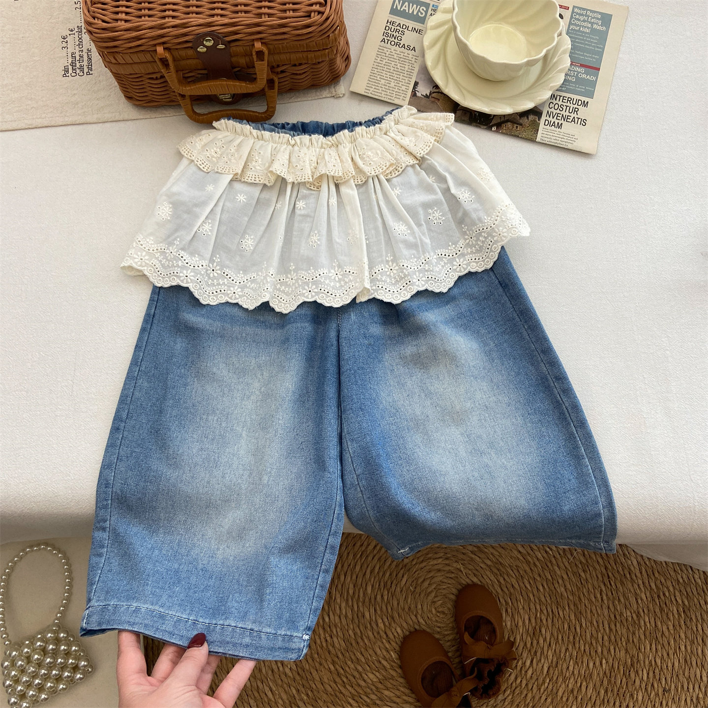 女童牛仔裤春季直筒裤洋气时髦精致刺绣屁帘长裤时尚蕾丝边裤子潮