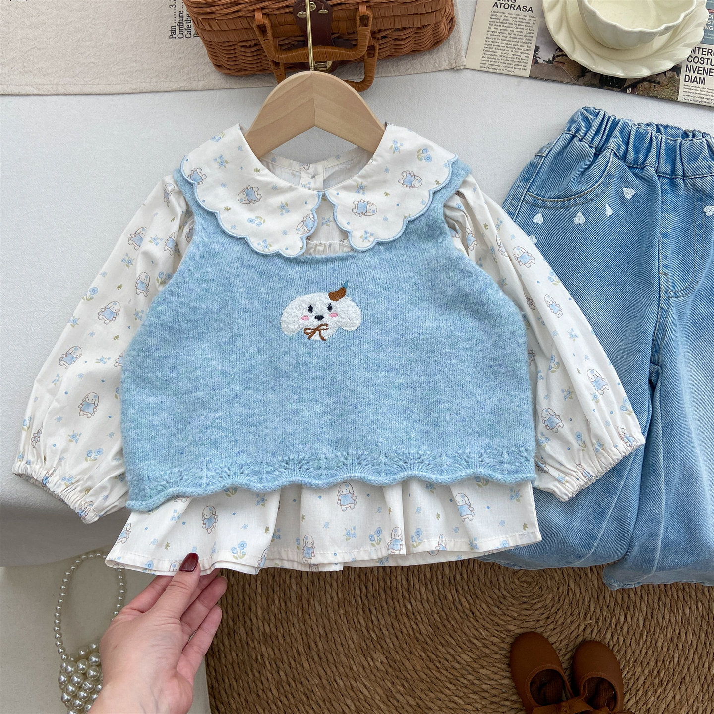 女童春装套装2026新款宝宝洋气春秋季长袖翻领衬衫小狗针织背心潮