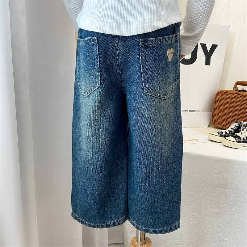 女童牛仔裤春秋季新款韩版洋气阔腿裤时髦裤子长裤韩系爱心直筒裤