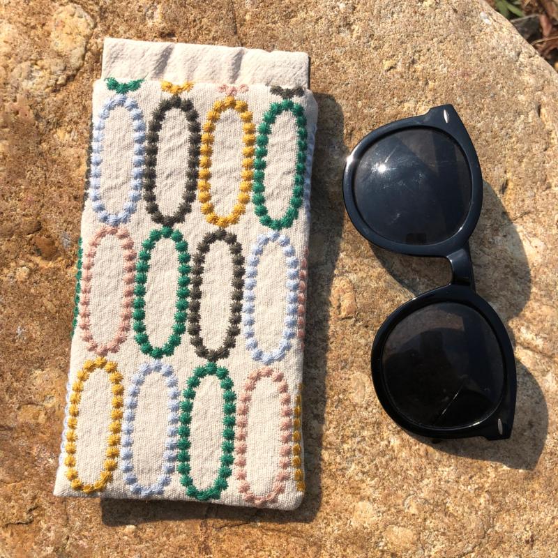 手工收纳便携眼镜袋太阳墨镜弹片收纳包刺绣图案