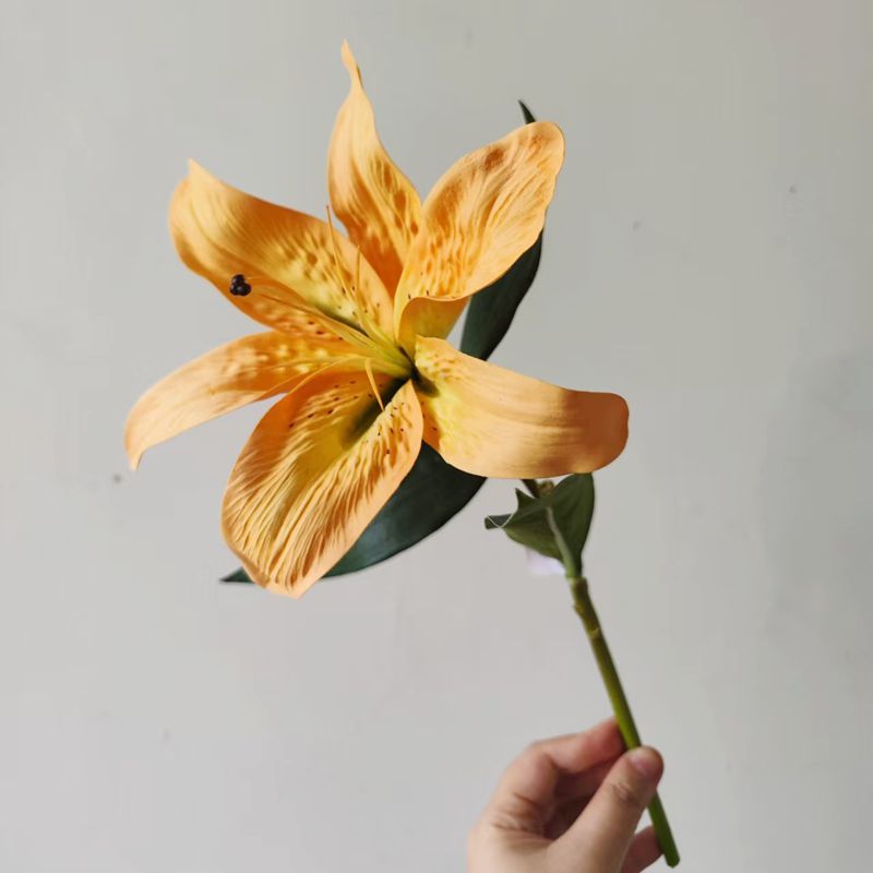 高品质PU手感百合花香水百合客厅餐桌花 拍照道具 店铺美陈样板间