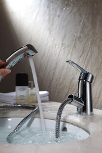 单孔抽拉龙头洗头盆 单孔单把电镀抽拉冷热龙头3412实拍 抽拉龙头