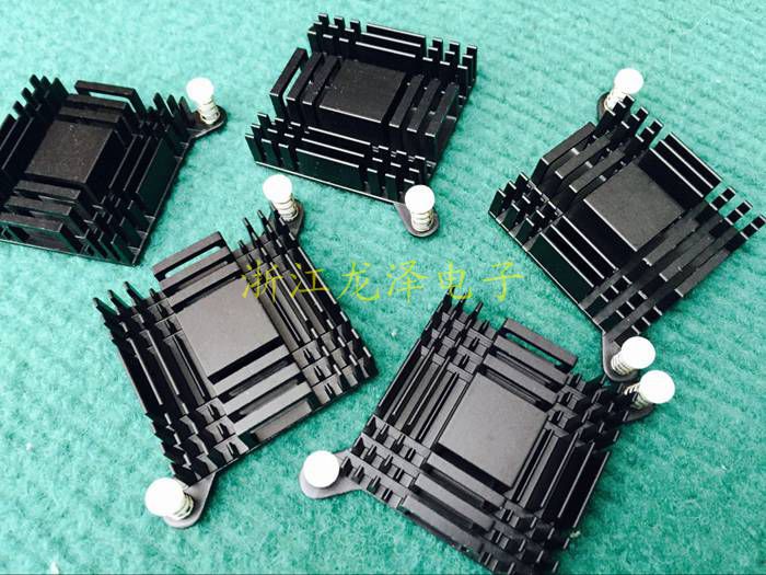 进口AAVID散热片37.6X37.6X厚10mm 芯片对角孔59mm带粘性