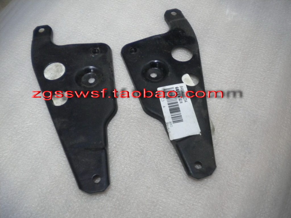 适用东风风行菱智M5V3M3后杠支架后保险杠托架固定铁片铁架专用