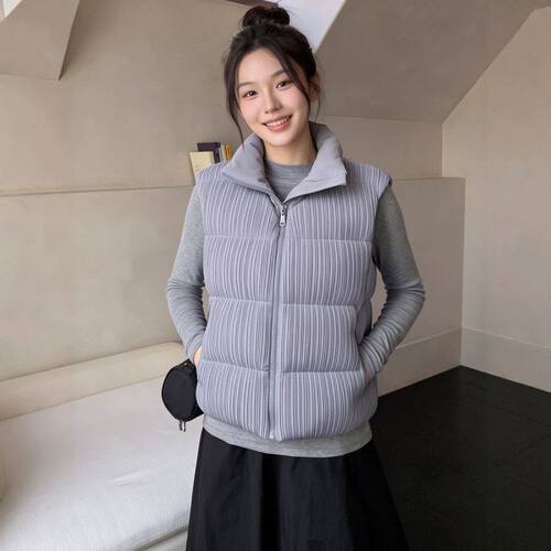 三宅马甲女外穿冬羽绒背心新款时尚翻领拉链纯色坎肩外穿马夹外套