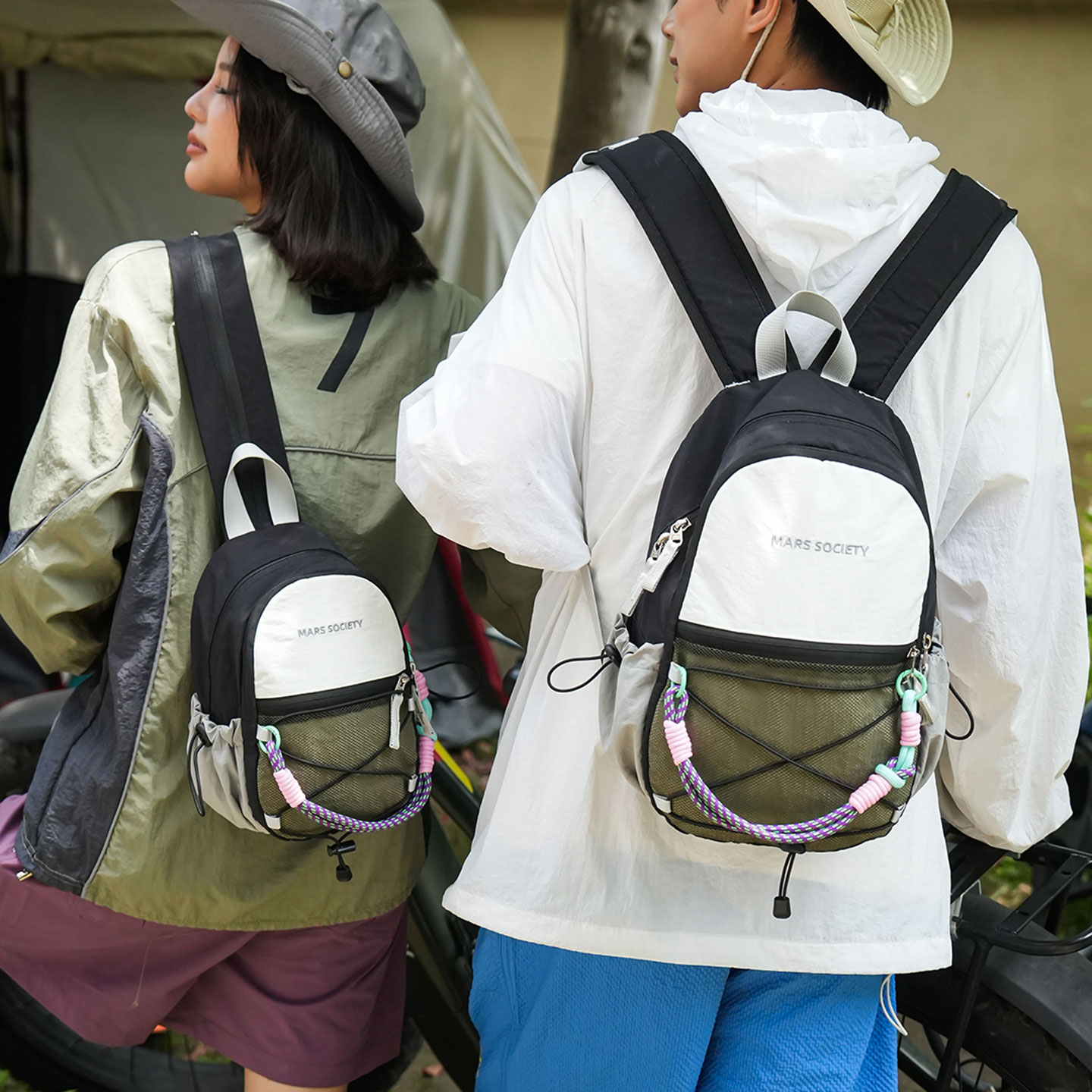 撞色户外双肩包女情侣徒步登山包
