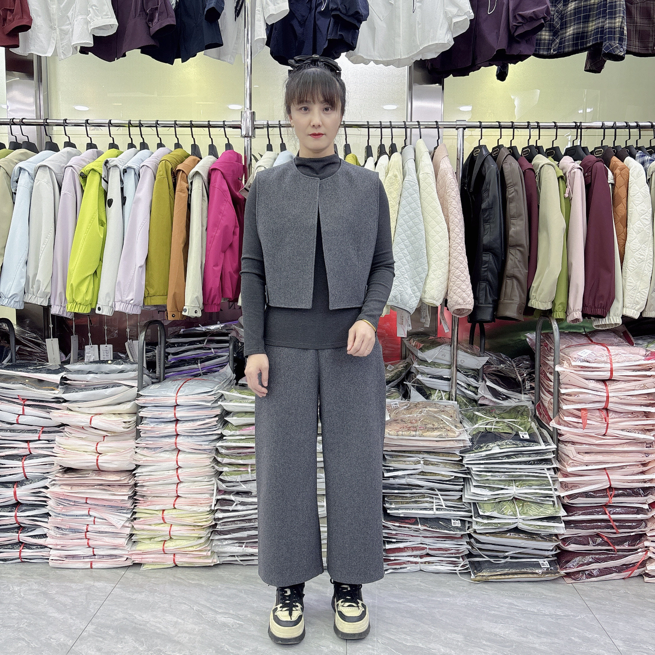 2026春新款百搭长袖圆领时尚小衫马甲上衣休闲阔腿裤三件套装女潮,女装/女士精品,时尚套装,淘宝优惠券,粉丝福利购,淘宝优惠卷