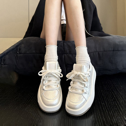 百搭运动真皮增高系带舒适休闲鞋