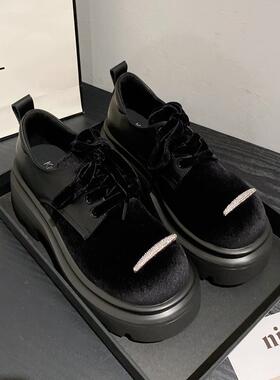 小香风系带水钻黑色英伦风乐福鞋鞋小皮鞋女金丝绒气质拉满高定版