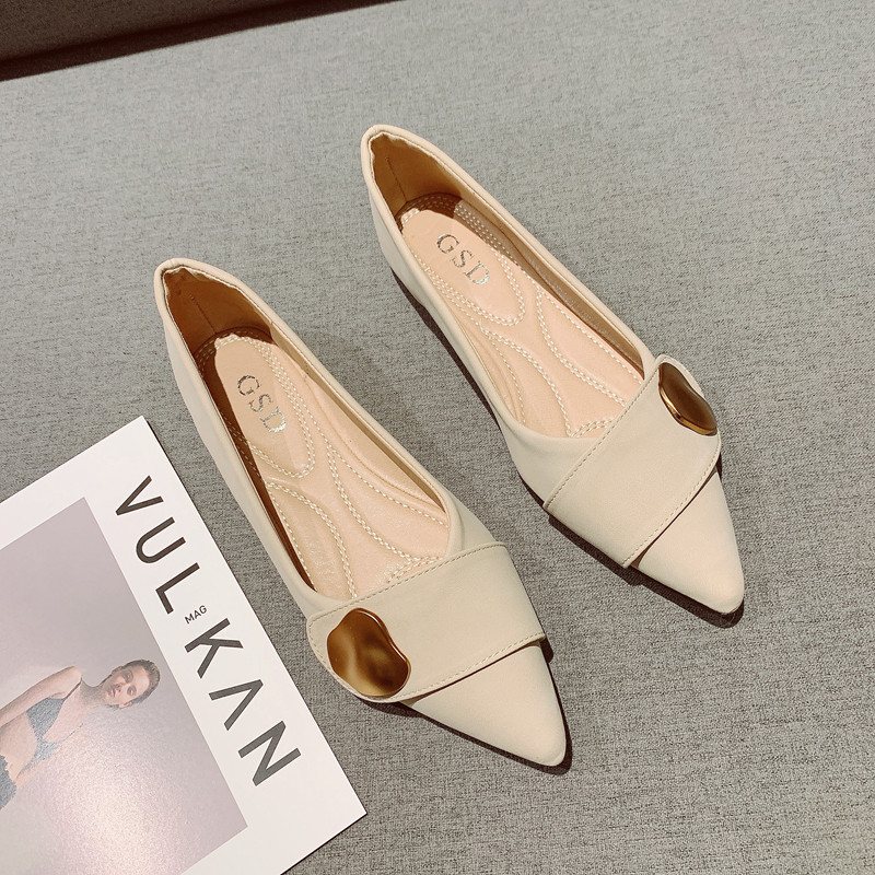 法式复古金属扣尖头单鞋2026春季新款韩版浅口舒适软底平底瓢鞋女