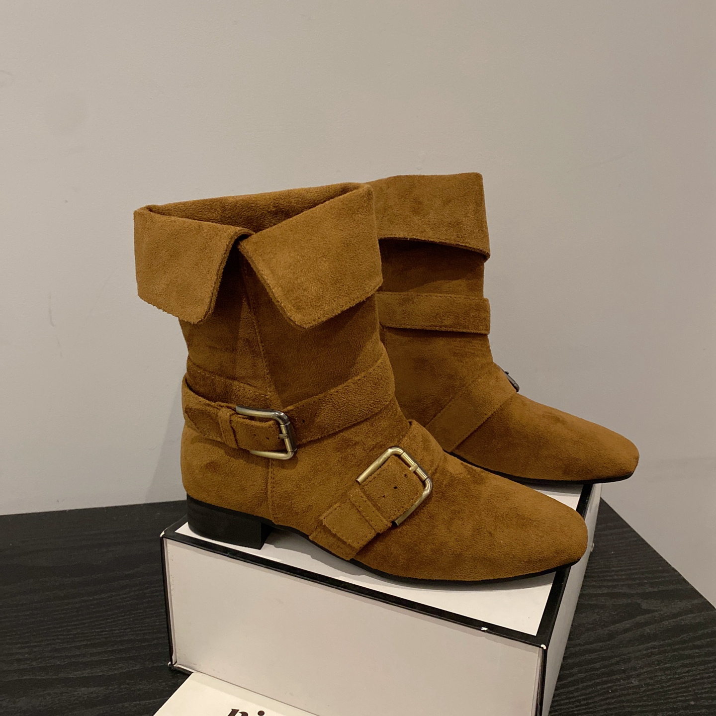 皮带扣装饰复古方头马丁靴女短靴