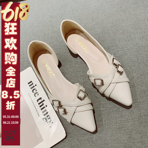 双皮带扣装饰尖头侧空平底单鞋女