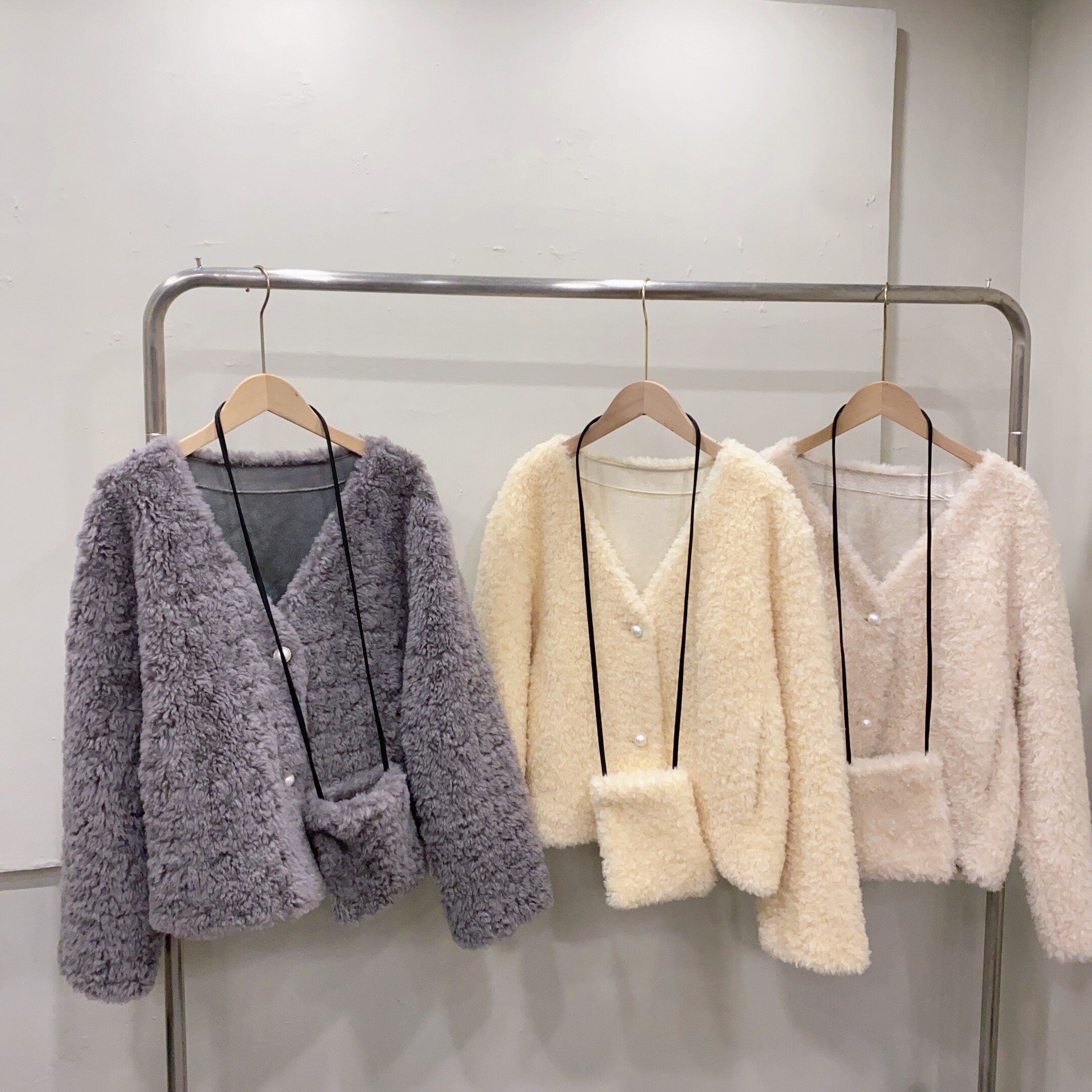 2025秋冬新款羊羔毛外套女短款宽松羊羔毛复合皮毛一体外套