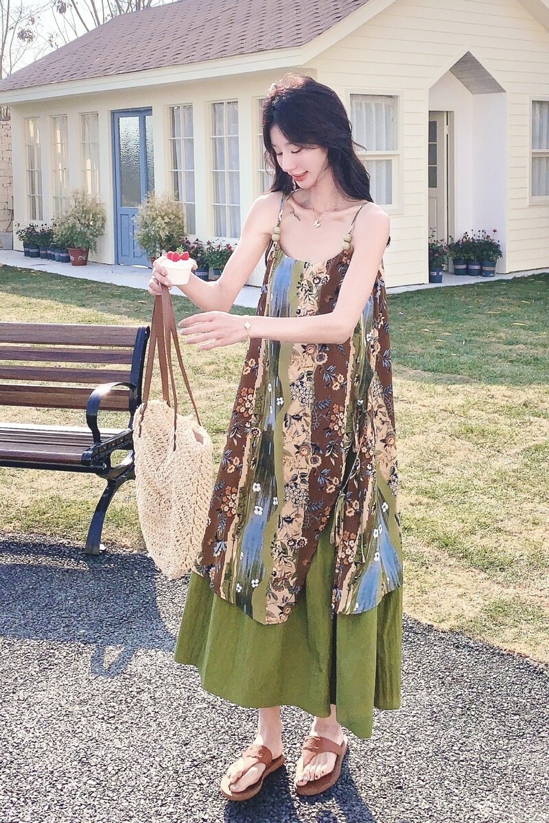 夏季印花吊带水墨碎花吊带连衣裙沙滩裙外搭复古风碎花显瘦夏季,女装连衣裙,2C069