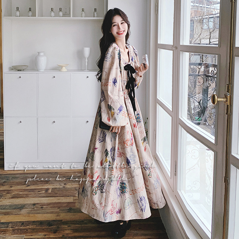 独特小众不撞款童趣涂鸦连衣裙女春夏2025超火文艺松弛感绝美长裙图片