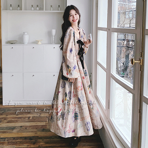 独特小众不撞款童趣涂鸦连衣裙女春夏2025超火文艺松弛感绝美长裙图片