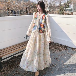 太阳花针织马甲甜美碎花连衣裙女两件套春秋2025新款气质独特漂亮图片