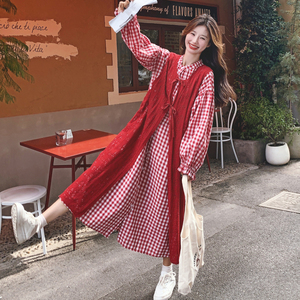 红色新中式开衫套装春秋女2025新款复古学院减龄格纹衬衫裙两件套图片