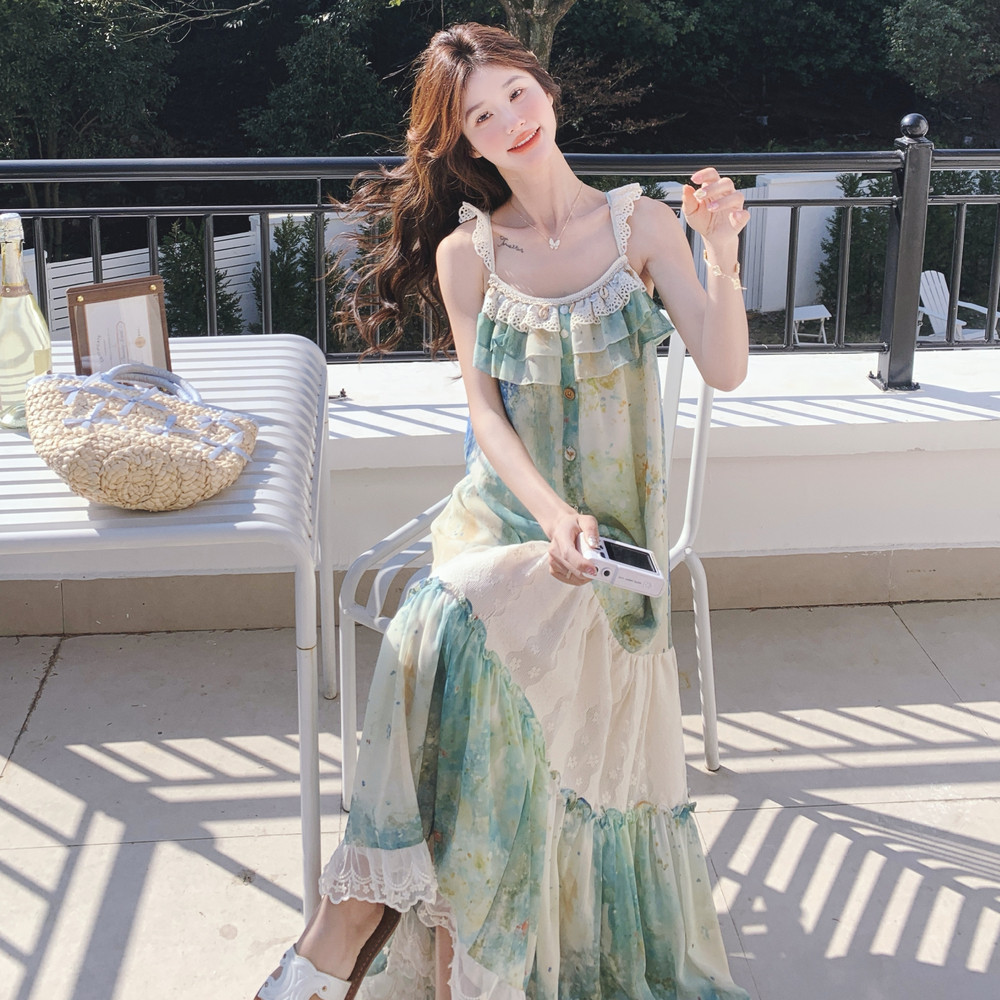 法式复古油画蕾丝拼接吊带裙女夏新款森系别致旅游度假大摆连衣裙,女装连衣裙,2C069