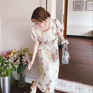 森系甜美减龄初恋印花泡泡袖上衣套装新款半身裙两件套连衣裙女夏图片
