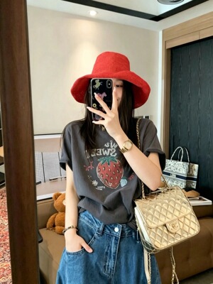 现货东大门草莓印花雪花棉T恤