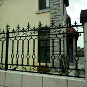 山东临朐铁艺庭院围栏别墅铁艺防护护栏铁艺围墙铸铁护栏定制