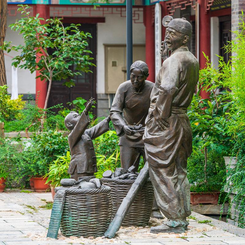 现代人物商业雕塑定制城市铸铜步行街铜像中式民俗真人艺术品摆件