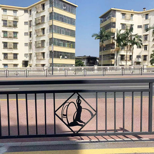 中间渔女护栏黑色栅栏定制人行道新款市政隔离栏市政马路珠海栏杆