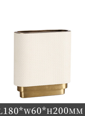 现代轻奢金属扁形皮革花器装饰样板间书房玄关几何设计师花瓶摆件