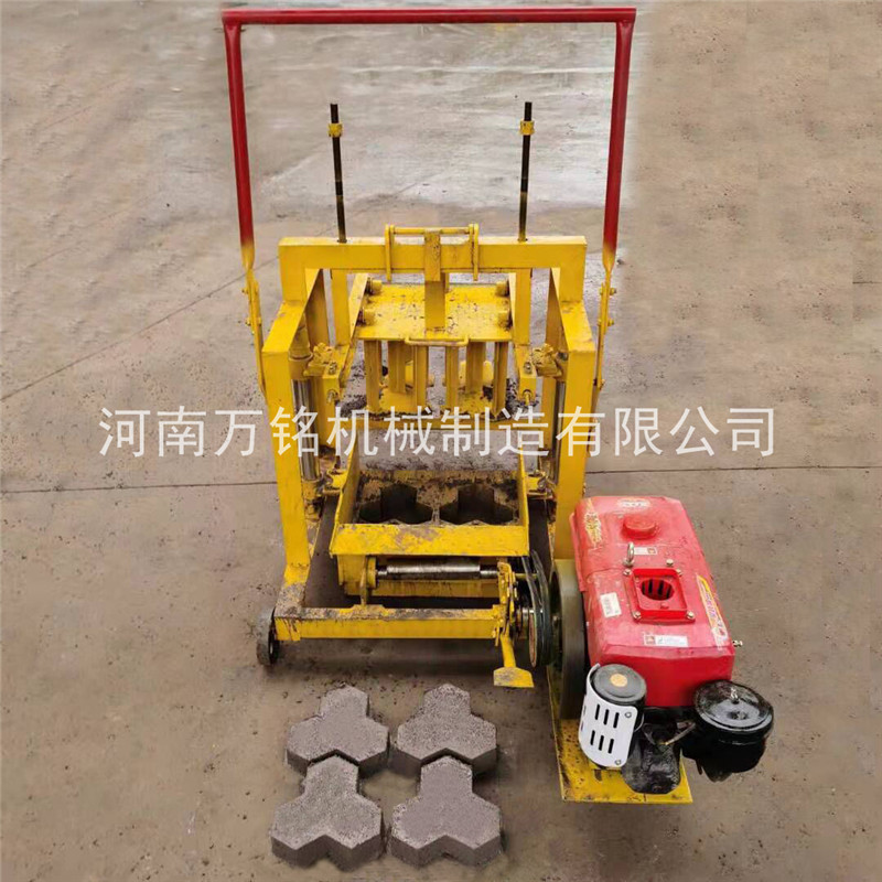 非洲南苏丹畅销小型移动式柴油动力连锁砖机混凝土路面砖机