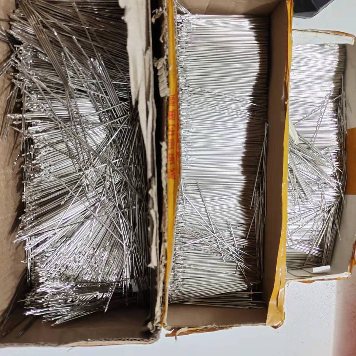 散银侧针1万支免穿针盲人针家用缝衣针木筒手缝针厂家批发