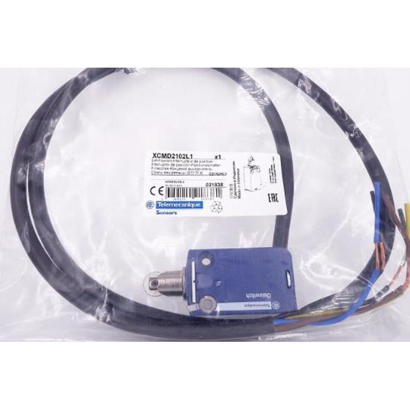 热销原装xcmd2102l1限位开关xcm-d2102l1行程开关