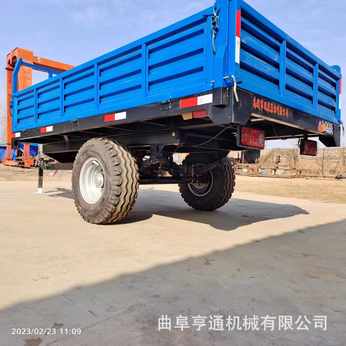 热销四轮牵引式储粮青车斗食载货拖车液压自卸带刹车