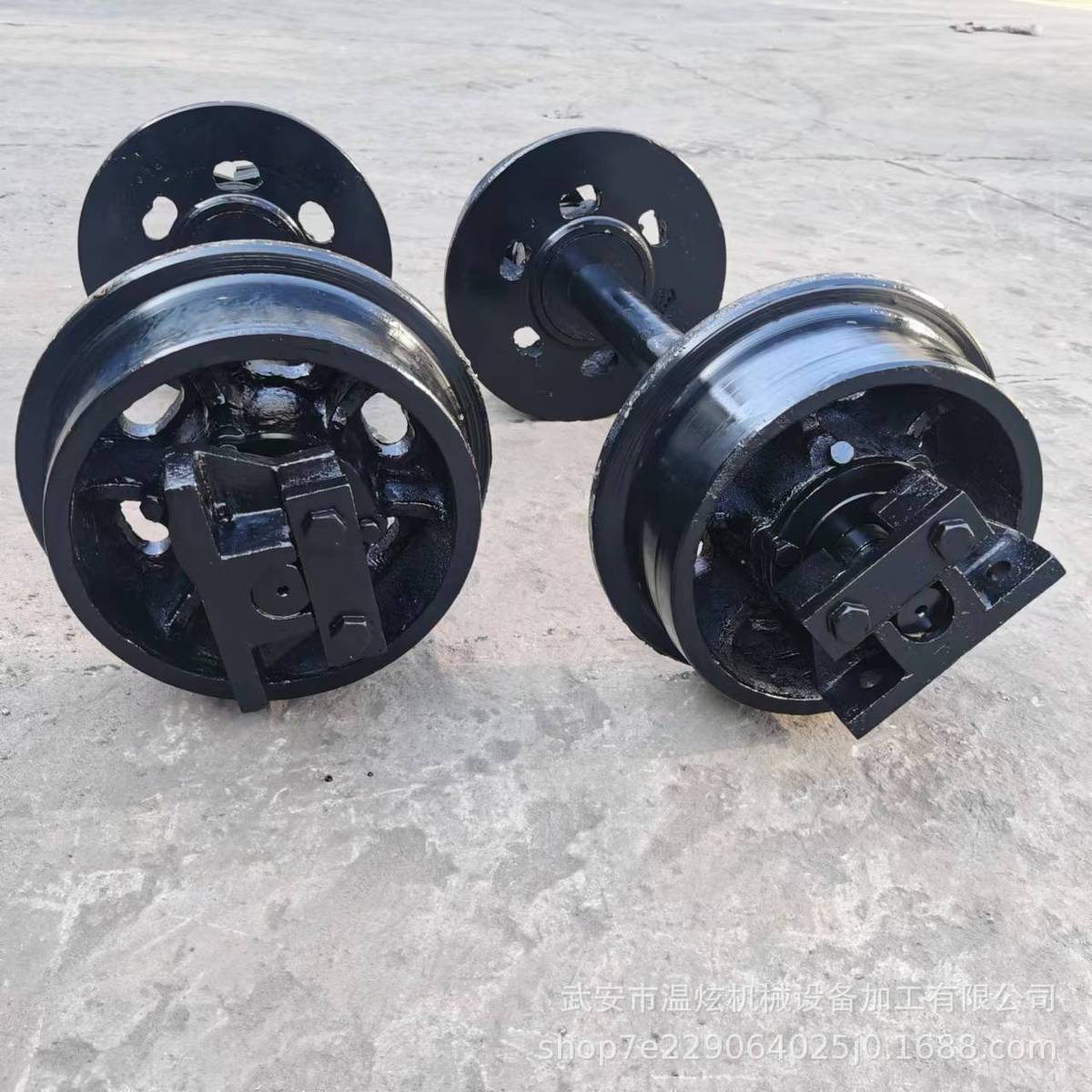热销铸钢矿车轮生产厂家300*600欢迎小轴瓦矿车轮轨道轮加工带订