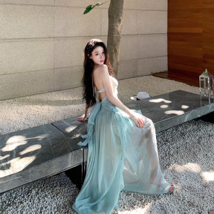 法式 新品 仙女度假风绿色挂脖吊带连衣裙女海边超仙氛围感纯欲露背