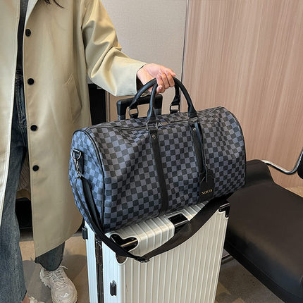 短途旅行包2024年新款女大容量男出差收纳袋轻便手提黑格子健身包