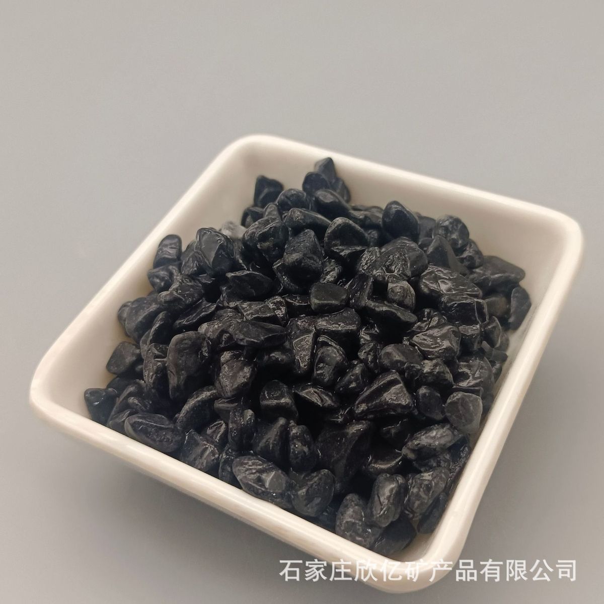 批发水洗石透水地面用洗米石胶粘石造景白色砾石黑石子厂家