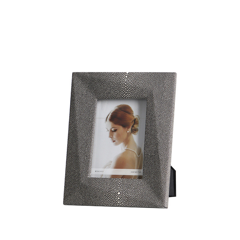 现代简约灰色皮革相框卧室床头柜画框摆件家居软装饰品样板房摆设