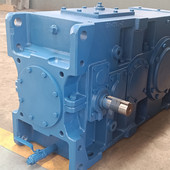 热销厂家定制HB系列齿轮箱H系列平行轴齿轮箱B系列垂直轴齿轮箱