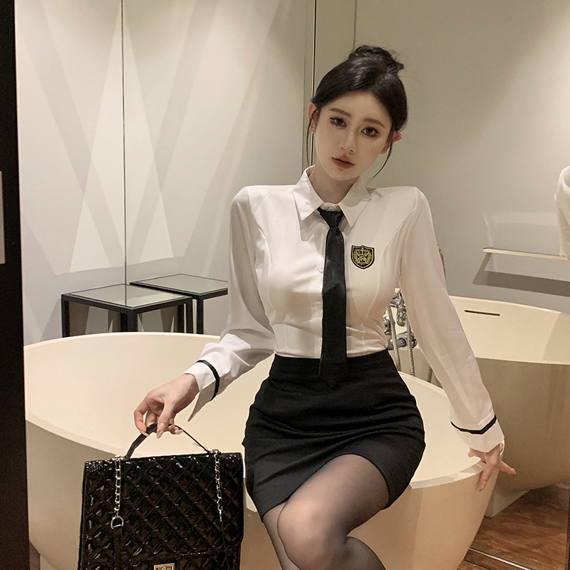 轻奢高货学院风时尚职业装气质工作服秋季女款JK制服衬衫包臀裙套