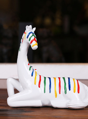 热销现代简约美式彩色多彩工艺品创意客厅办公室装饰树脂动物马摆