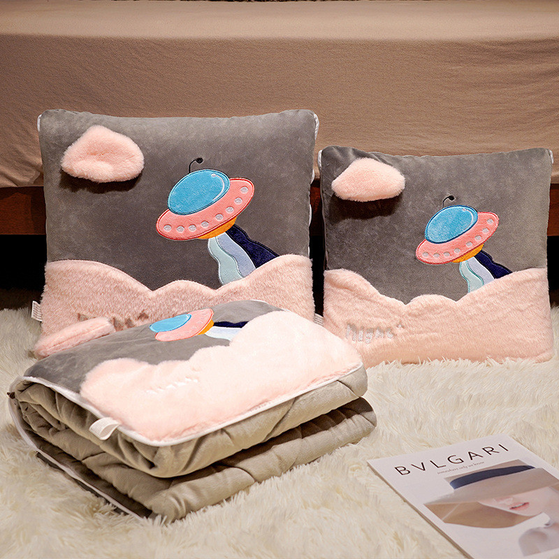 7yx批发抱枕被子两用新款午睡毯子二合一车内加厚枕汽车折叠毛毯