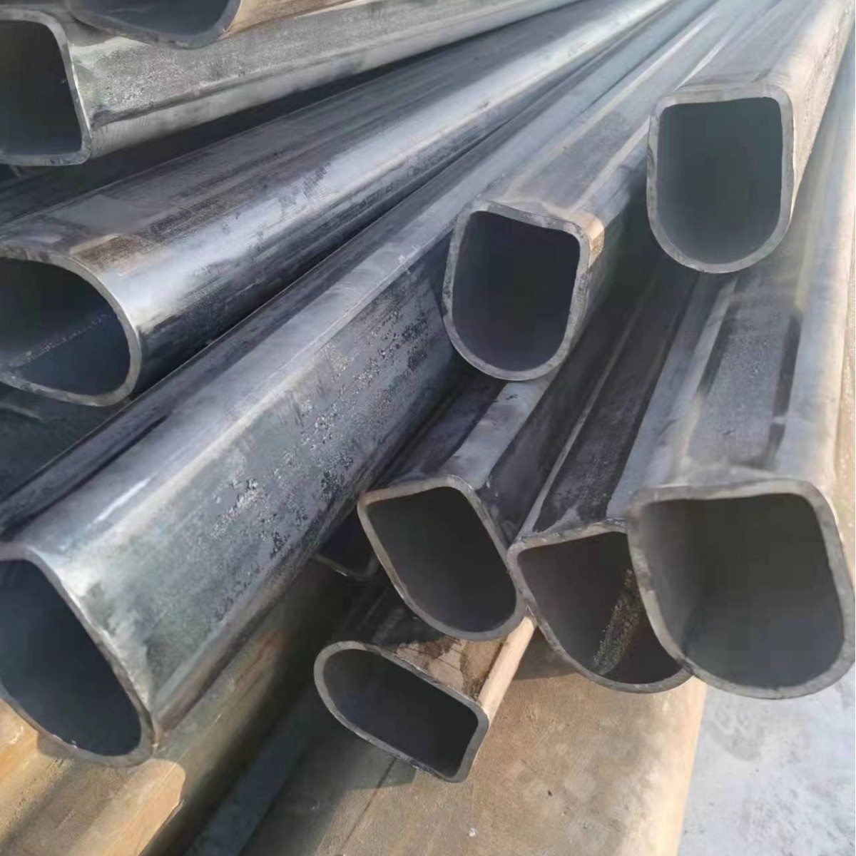 热销异马蹄镀锌扶手管型管管厂家直供价格优惠发货快量大价优