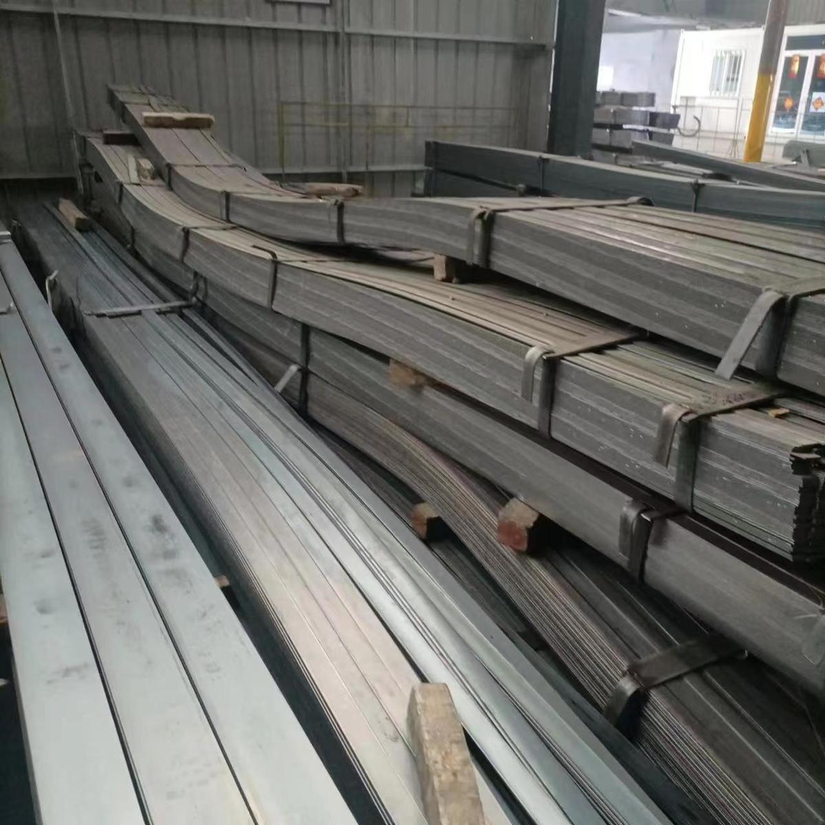 厂家q235b镀锌扁钢热镀锌扁铁热镀锌扁钢黑扁钢方钢