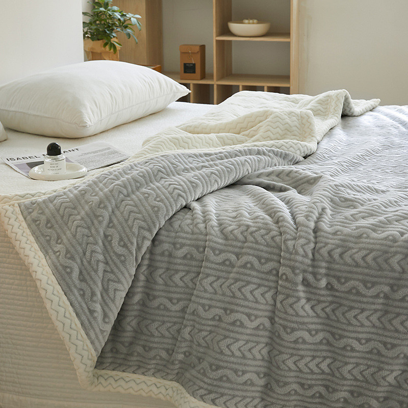 秋冬季加厚雪花绒毛毯贝贝绒三层夹棉盖毯春夏办公学生双面绒毯子