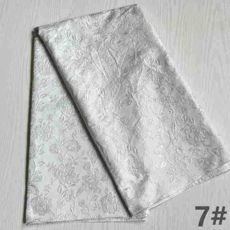 高精密时尚大提花色织立体织金新款服装面料工厂