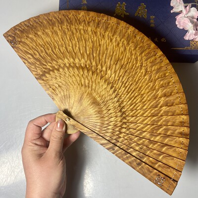 金丝楠木扇子小叶桢楠水波纹苏扇中国风折扇搭配扇工艺扇