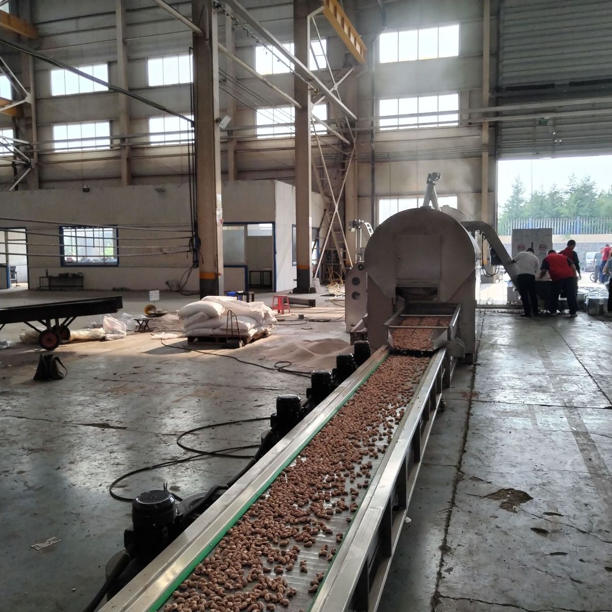 大型炒锅原味腰果全自动盐焗炒腰果机器全自动炒腰果流水线机器